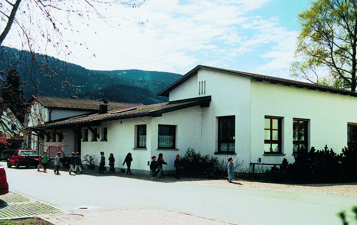 Der Kindergarten Dorf wurde im Jahre 1984 neu errichtet