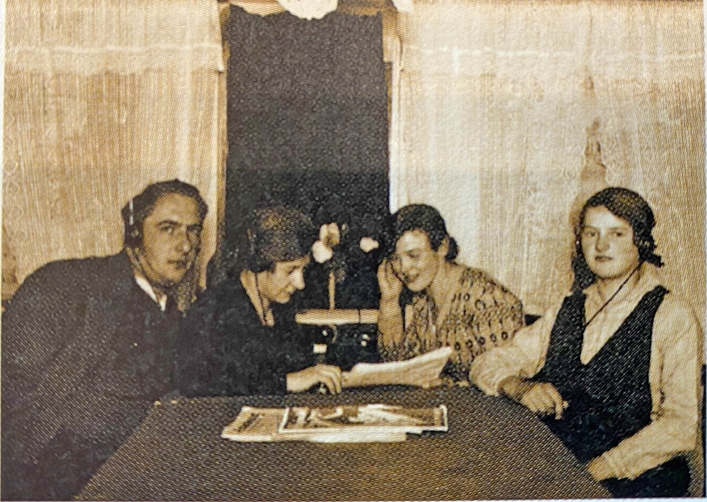 Das erste Radio gab es bei „Wiesburs“ Johann Ender, bald folgten Lina und Elisa Gächter