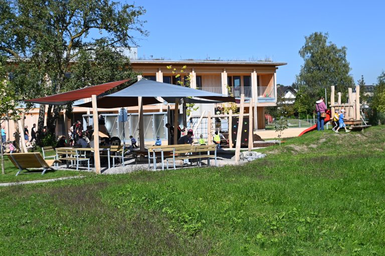 Eröffnung Spielplatz Kreuzfeld